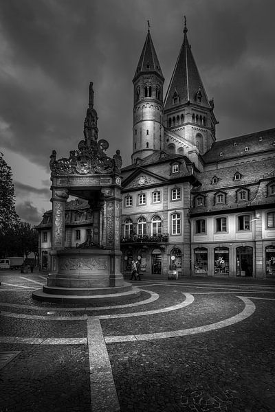 Historic Renaissance market fountain, Mainz by Jens Korte