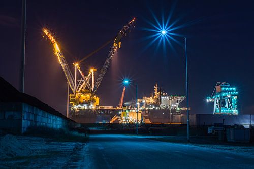 Saipem 7000 dans la nuit d'Eemshaven