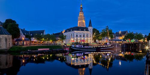 Panoram of the port of Breda at night