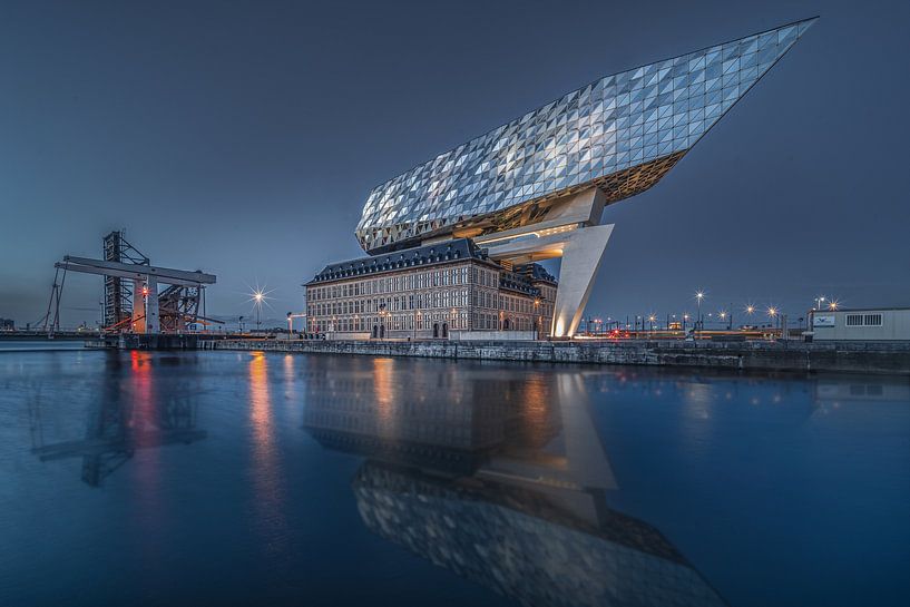 Port house in Antwerp by Dennis Donders