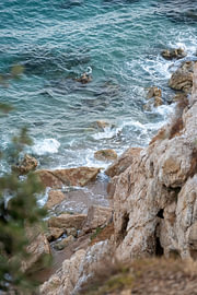 Zwischen Felsen und Meer von Zuidfotograaf