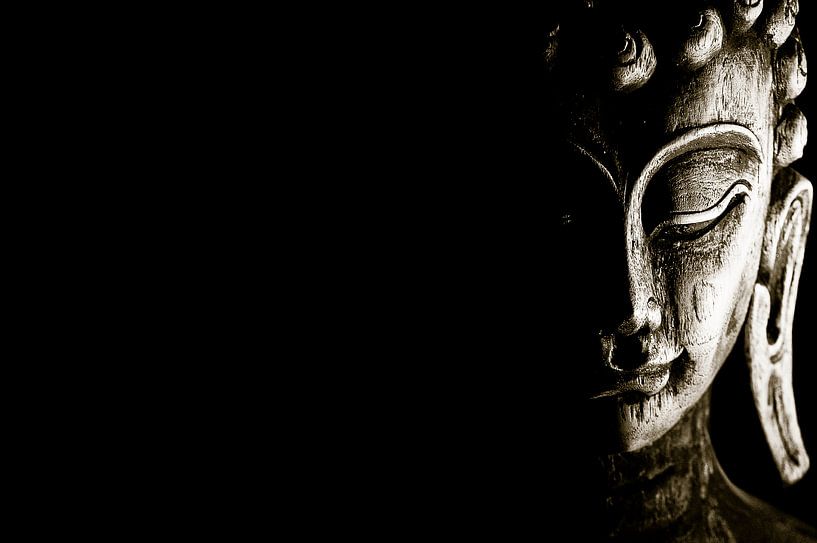 Buddha mit schwarzem Hintergrund von Nico van der Vorm