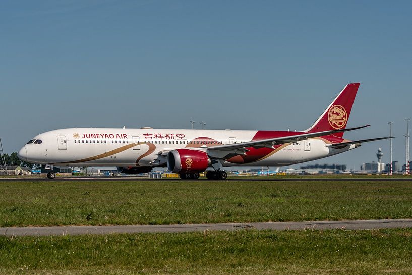 Boeing 787-9 Dreamliner van Juneyao Air (Chinese Silk Ribbon Livery) van Jaap van den Berg