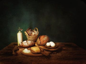 Romantisch stilleven met brood,eieren,kaas en melk. van Saskia Dingemans Awarded Photographer
