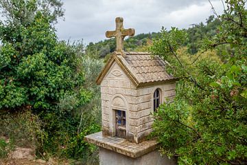 Iconostase - kleine kerk aan de kant van de weg op Kreta van t.ART