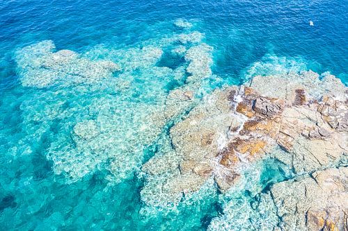 Rotsplateau kust Sardinië