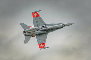 Flyby Swiss Boeing F/A-18C Hornet (J-5014).