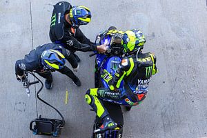 Valentino Rossi sur Marco Dek