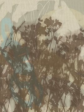 Botanische kunst in neutraal bruin, wit, grijs, blauw. Monotypes weidebloemen. van Dina Dankers
