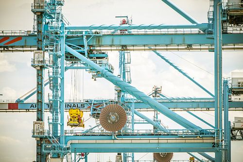 Cranes for transhipment on Second Maasvlakte, Rotterdam