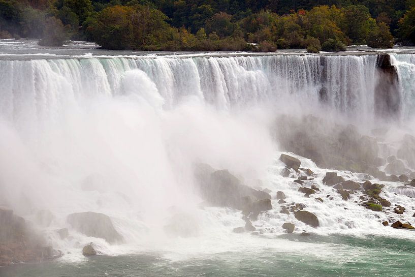 Niagara Falls, gezien vanuit Canada van Paul van Baardwijk
