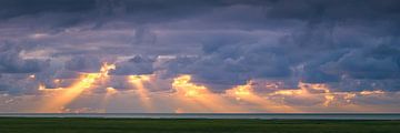 Zonnestralen over de Waddenzee van Henk Meijer Photography