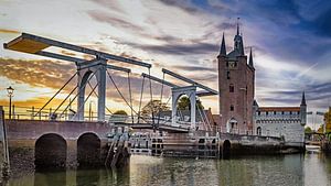 Zierikzee, Zuidhavenpoort bij zonsondergang van Kees Dorsman