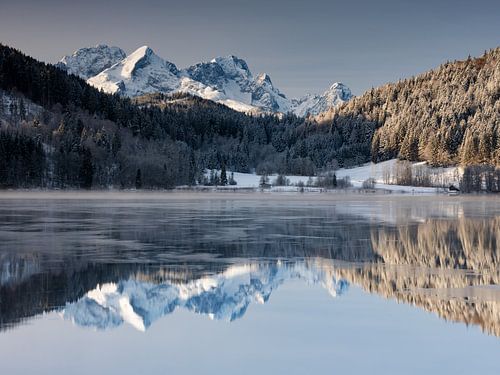 Winterse sfeer aan de Barmsee