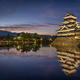 Matsumoto-jo by Night: Light, Reflection and Timeless Beauty by Teun Ruijters