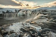 Godafoss, ein wunderschöner Sonnenaufgang im Winter von Gerry van Roosmalen Miniaturansicht