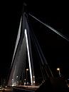 Photo de nuit du pont Erasmus (Le Cygne) à Rotterdam par Rick Van der Poorten Aperçu
