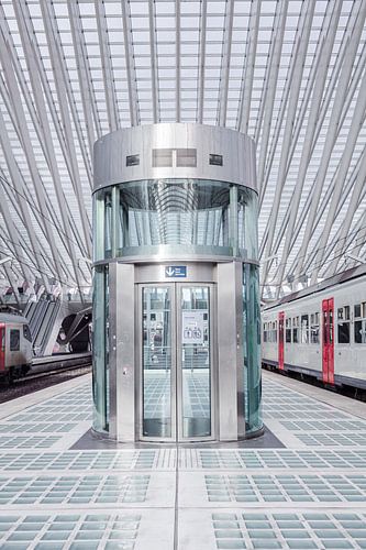 Ascenseur sur quai, Liège | Photographie d'architecture