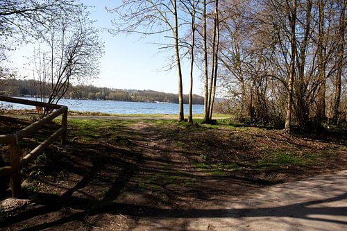 Impressies van het Baldeney-meer in Essen, Duitsland