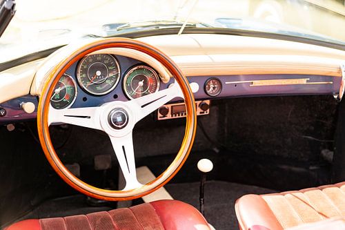 Porsche 356 Cabriolet klassieke sportwagen dashboard