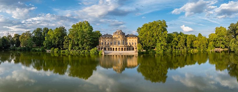 Monrepos Castle by Markus Keller