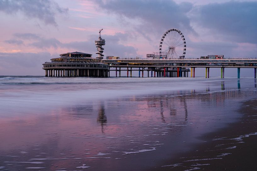 The Pier of Scheveningen by Tim Vlielander