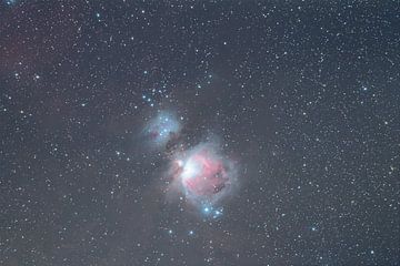 La nébuleuse d'Orion et la nébuleuse Running Man dans la constellation d'Orion