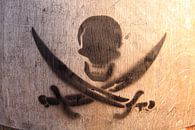 Piraten teken met doodskop skull op houten ton van Bobsphotography thumbnail