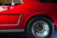 détail d'une Ford Mustang rouge de 1964 par Ruurd Dankloff Aperçu