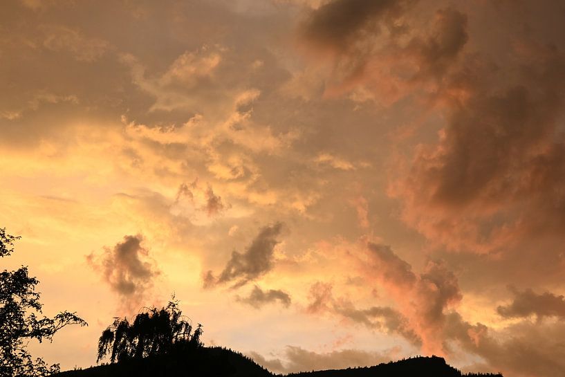 Dramatic by Christoph Leimer