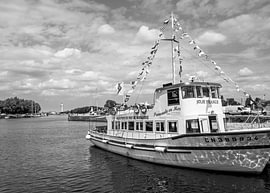 Jolie France in Honfleur by Gayane Nakada