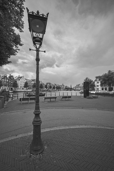 Amstel Amsterdam am Jüdischen Widerstandsdenkmal von Peter Bartelings