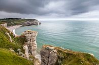 Blick von der Klippe bei Etretat, Frankreich von Babs Boelens Miniaturansicht