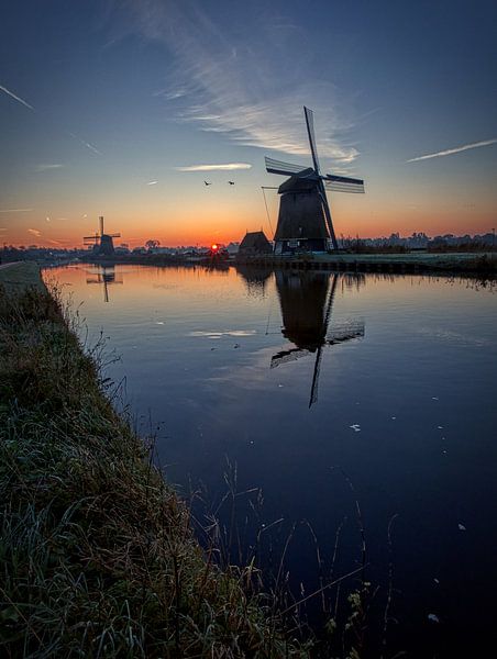 Molenkade à Alkmaar au lever du soleil par peterheinspictures