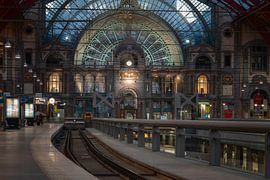 Trein Station Antwerpen van Hans Soowijl