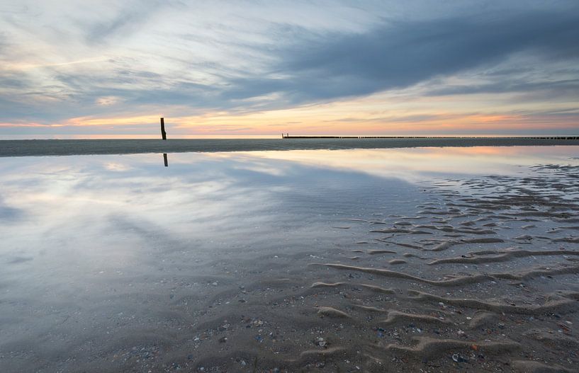 Réflexions sur la plage par Raoul Baart