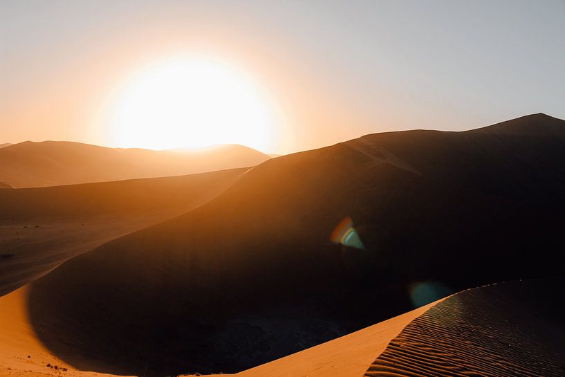 Sunrise in Sossusvlei National Park, Namibia by Maartje Kikkert