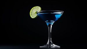 Blauer Gin mit einem Hauch von Limette