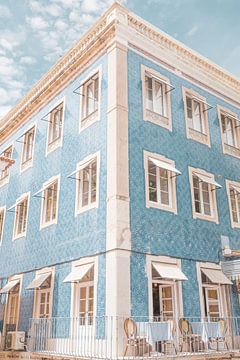 Retro blauw tegels op een gebouw in Sintra, Portugal art print - straat en reisfotografie