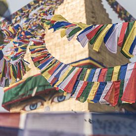Gebedsvlaggen bij Bouddhanath stoepa in Kathmandu | Nepal van Photolovers reisfotografie