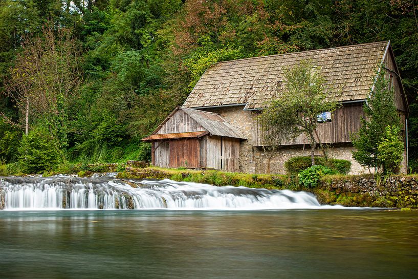 Waterval met molen, Rastoke, Kroatië van Max Nicolai