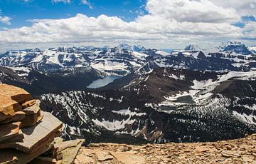 Uitzicht vanaf een bergtop in Canada von J.A. van den Ende