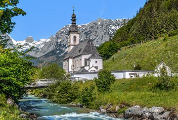 St.Sebastian Church in Ramsau bei Berchtesgaden van Maurice Meerten