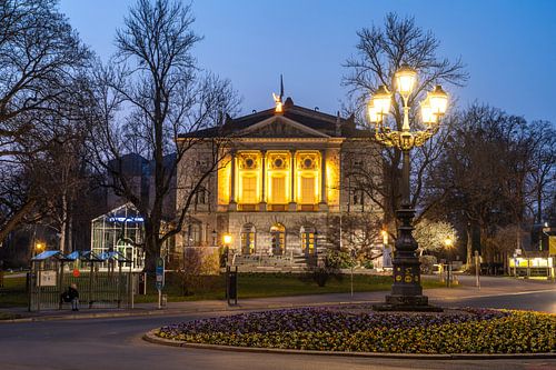 The German Theatre in Göttingen, by Peter Schickert