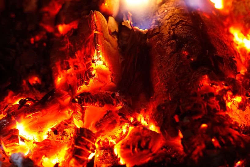 By the fireplace by Thomas Jäger