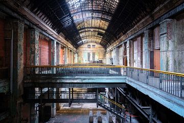 Une industrie abandonnée en déclin. sur Roman Robroek - Photos de bâtiments abandonnés