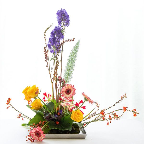 flower arrangement by Bert Bouwmeester