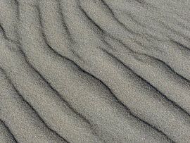 Waterstempel op strand by Angelique Roelofs