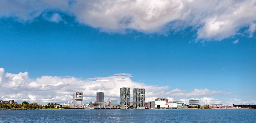 Skyline der Stadt Almere von Brian Morgan