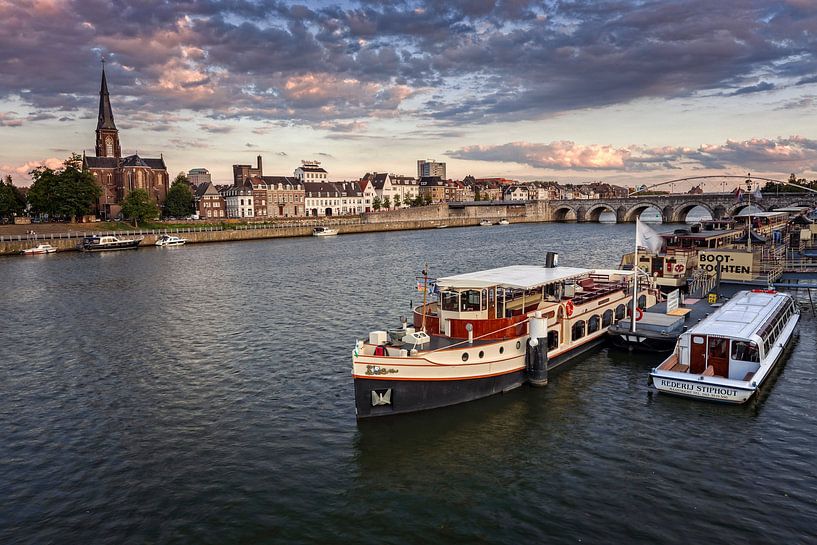 Der Stadtteil Wyck in Maastricht bei Sonnenuntergang von Rob Boon